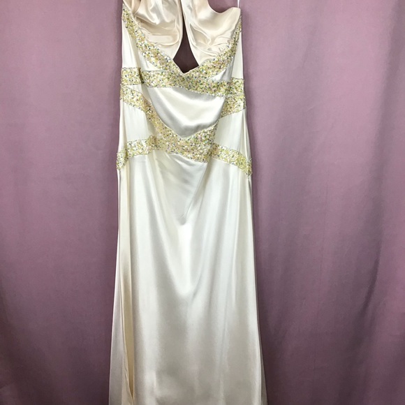 Sequined halter dress - Picture 11 of 16